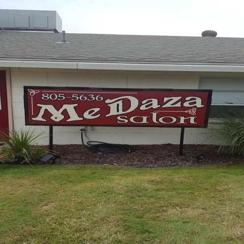 Illustration of Me Daza Salon, beauty salon in La Grande, OR